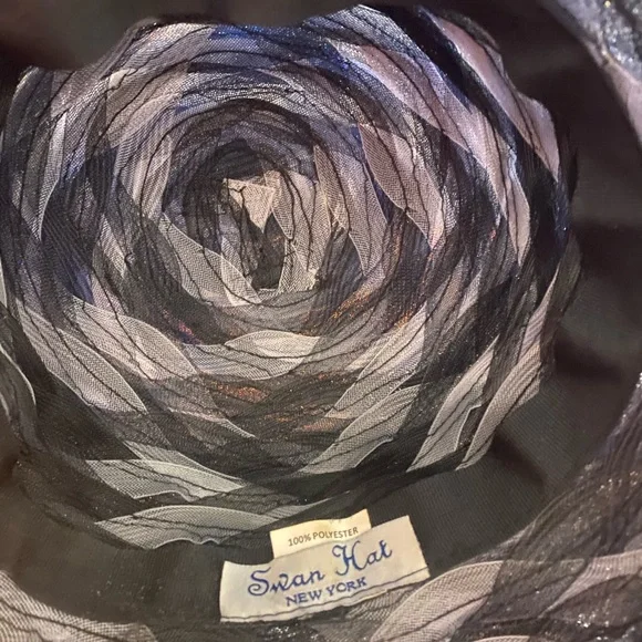 Chic Black and Blue Women's Hat - Picture 3 of 3